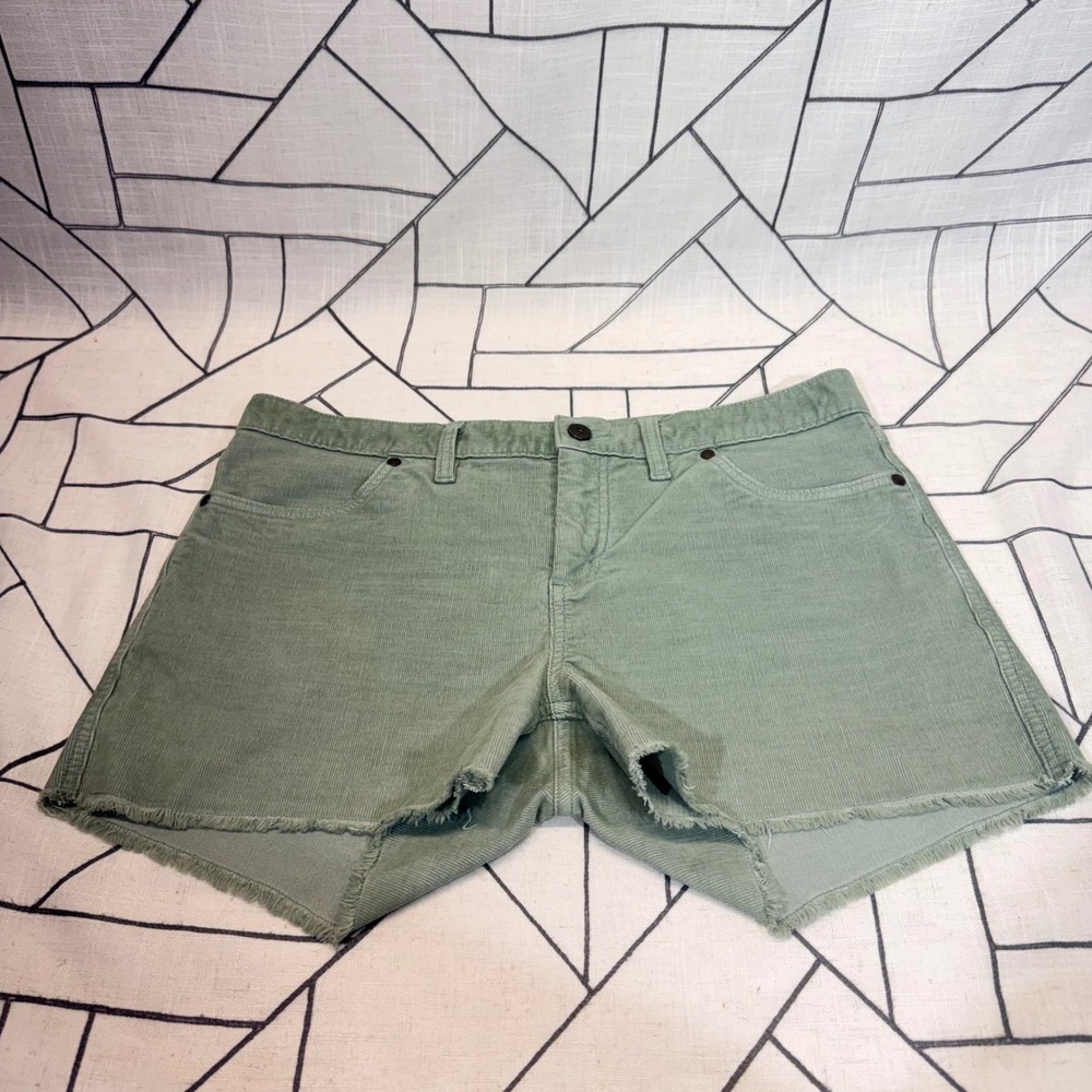 Carve Designs Corduroy Shorts Size 10 Sage Green Frayed Hem Five Pocket